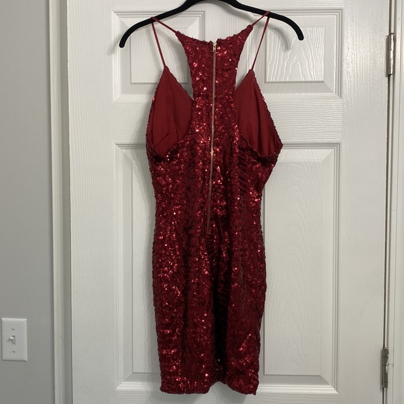 Windsor Sequin V Neck Mini Dress - Picture 4 of 6